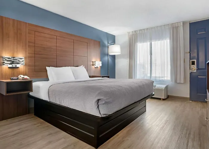 Quality Inn & Suites Near Lake Eufaula