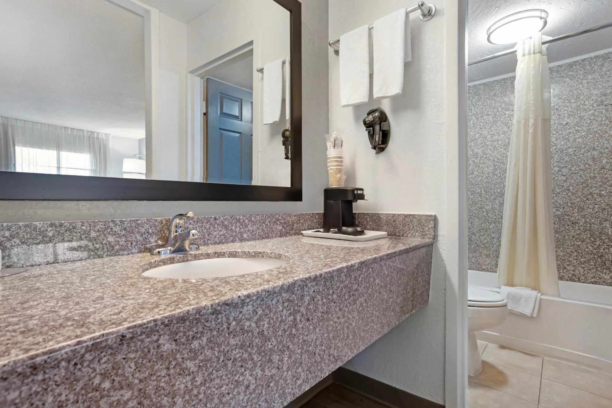 Hotel Quality & Near 2*