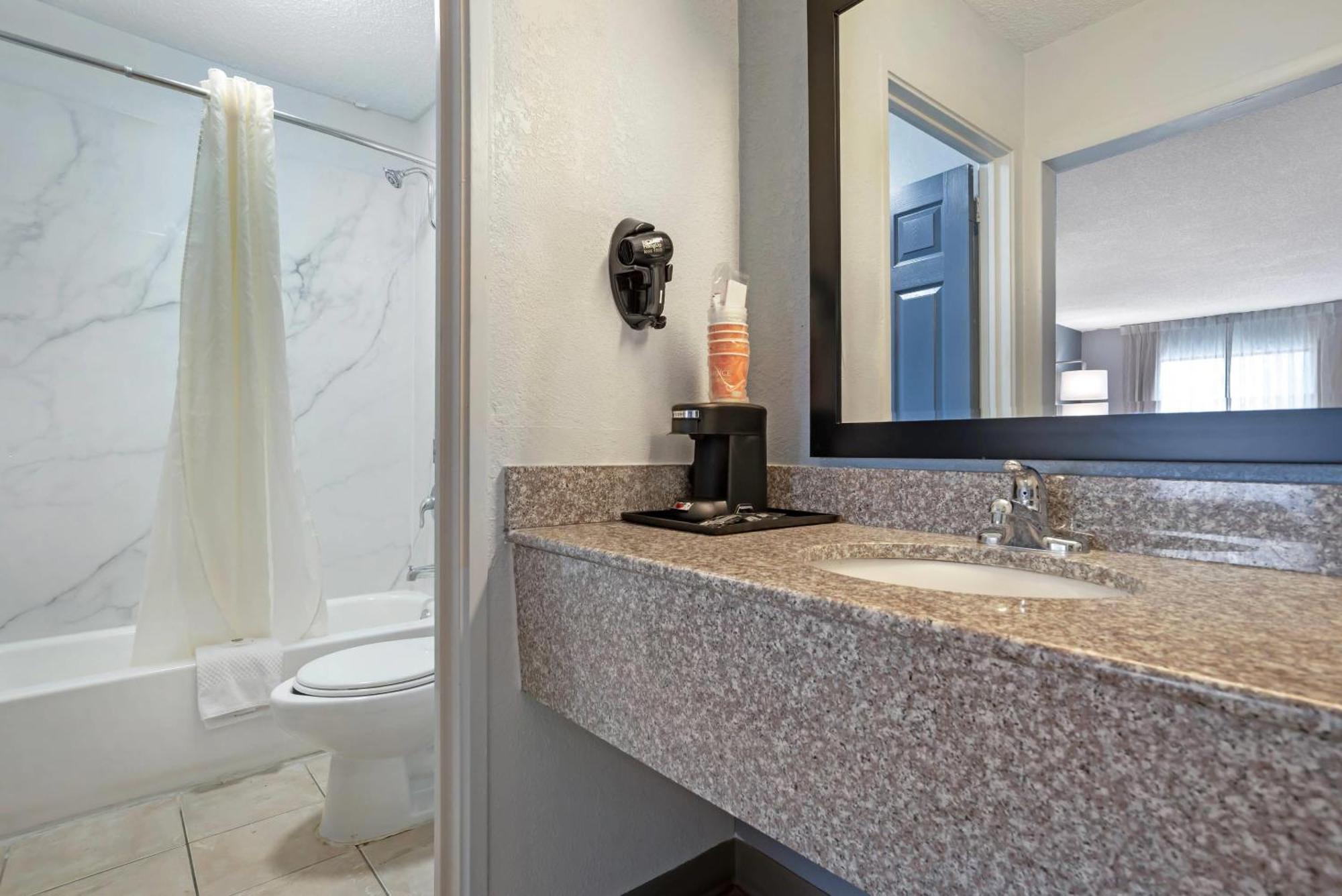 Hotel Quality & Near 2*
